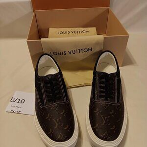 Louis Vuitton men's deck shoes. Size 11, Tutone earth tones.